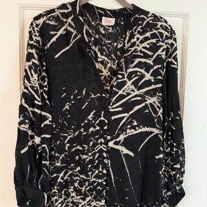 Parker 100% Silk Blouse w/ Black and White print
